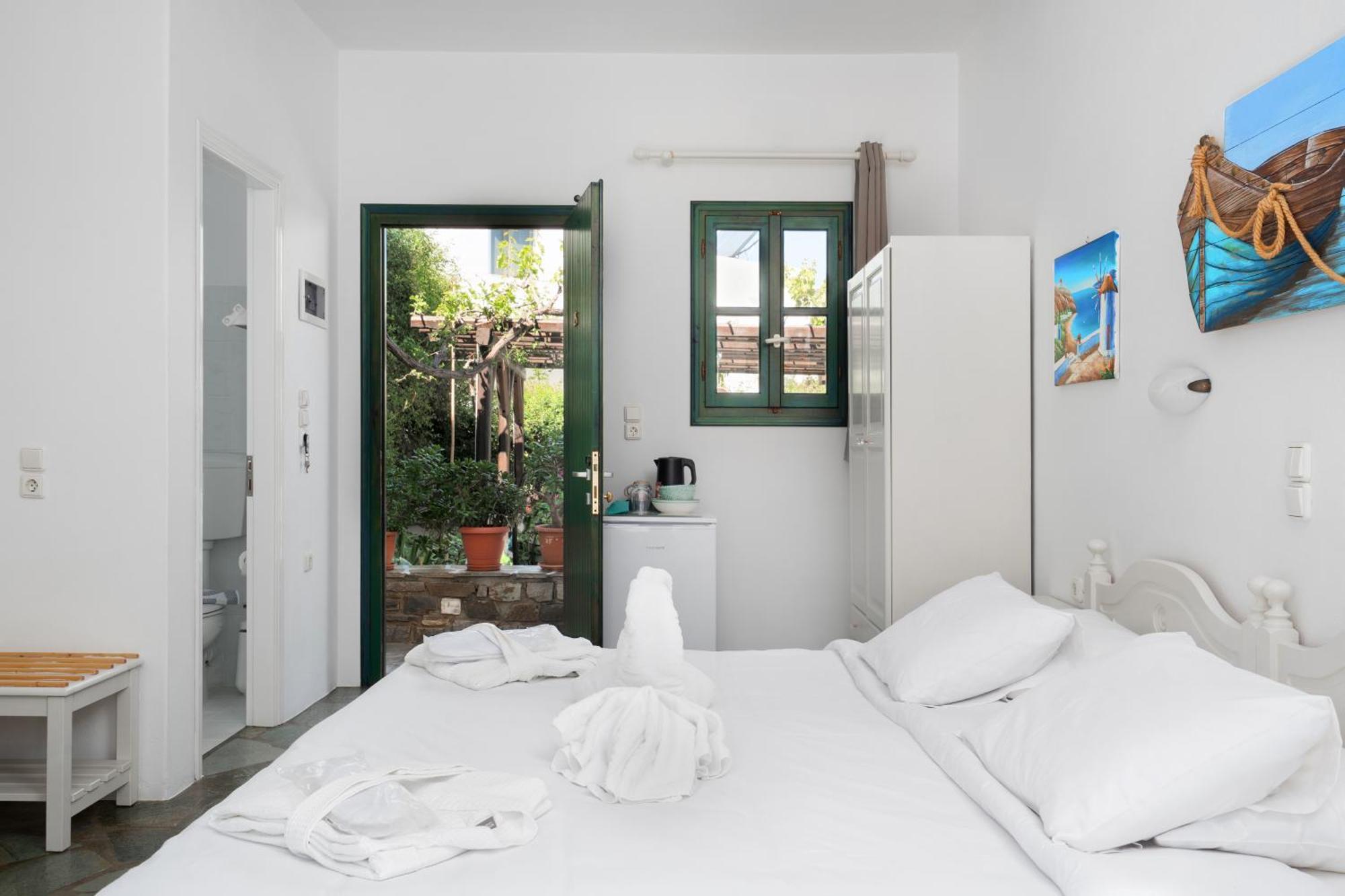 Eleni Rooms Parikia  Luaran gambar